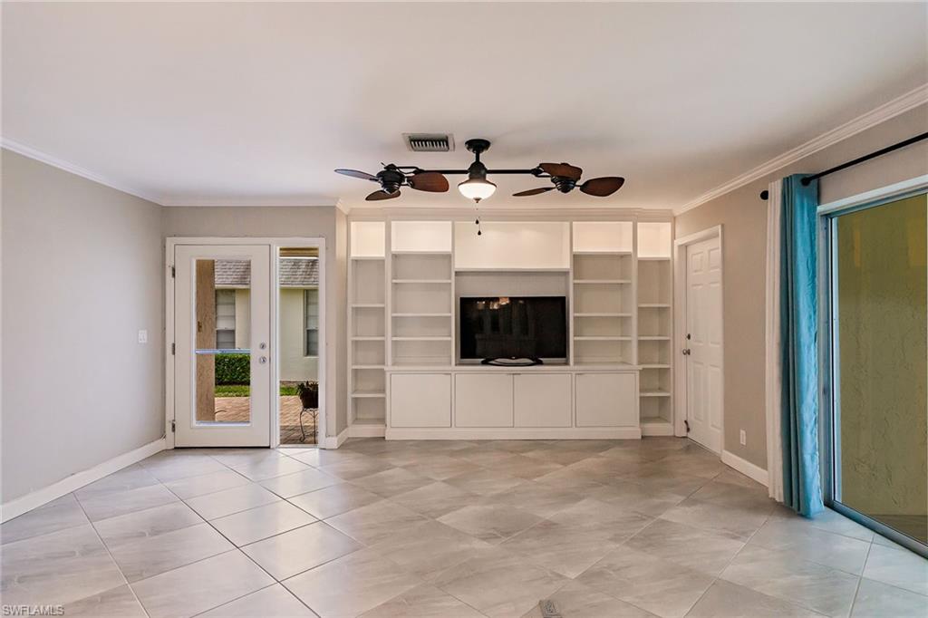 ROYAL ARMS VILLAS - Residential