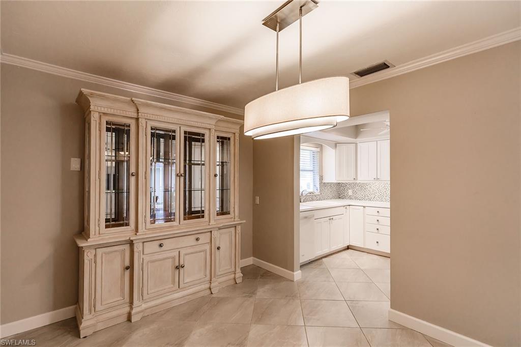 ROYAL ARMS VILLAS - Residential