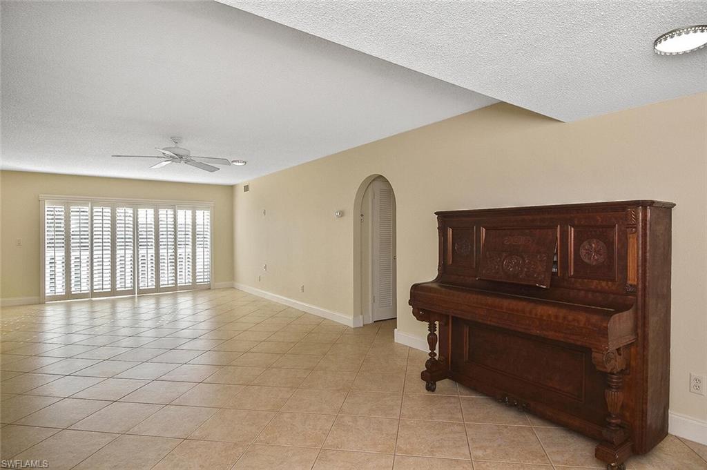 STRATFORD PLACE CONDO - Residential