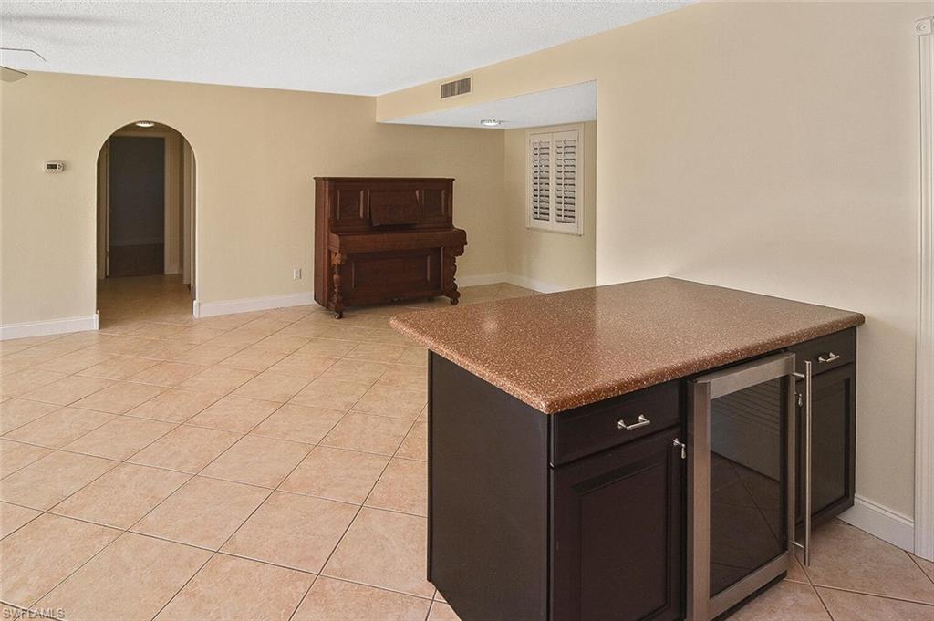 STRATFORD PLACE CONDO - Residential