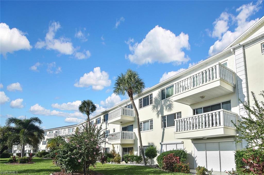 STRATFORD PLACE CONDO - Residential