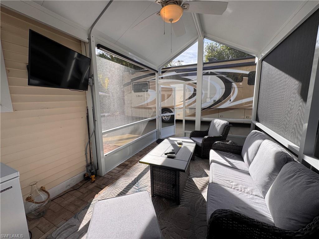 RIVERBEND MOTORCOACH RESORT - Land