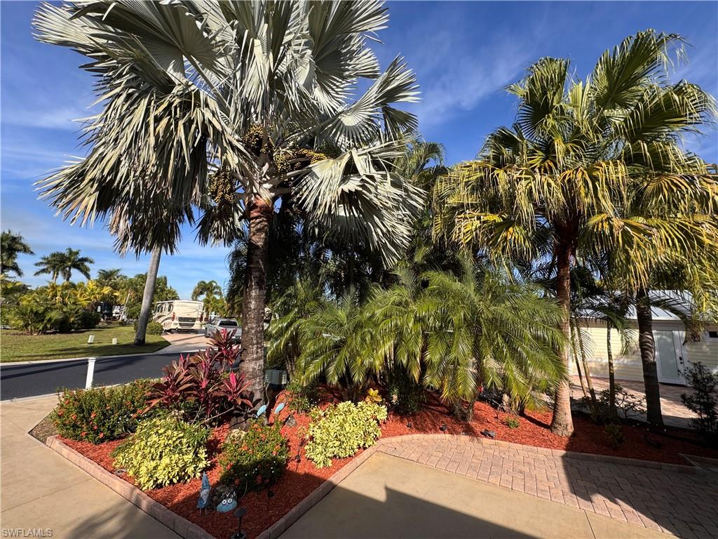 RIVERBEND MOTORCOACH RESORT - Land