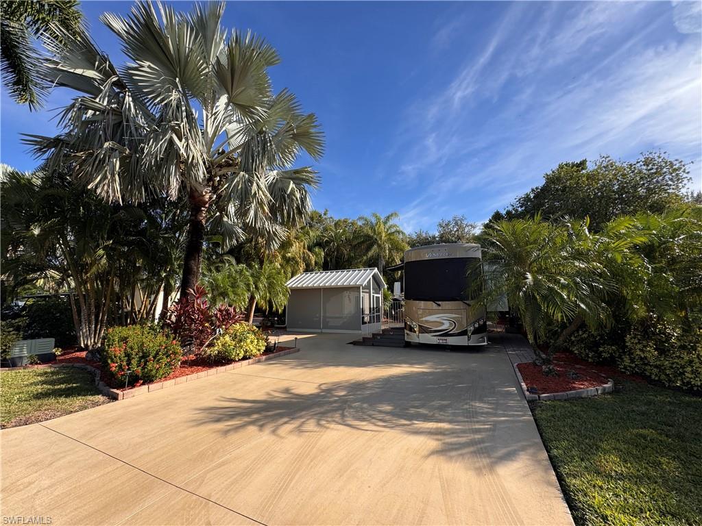 RIVERBEND MOTORCOACH RESORT - Land