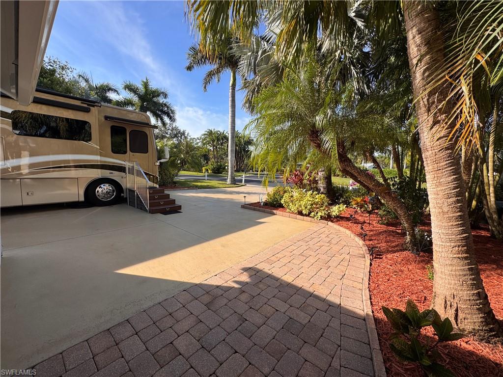 RIVERBEND MOTORCOACH RESORT - Land