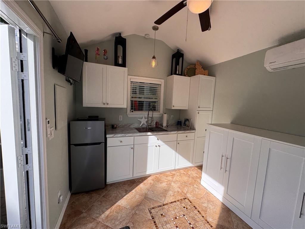 RIVERBEND MOTORCOACH RESORT - Land