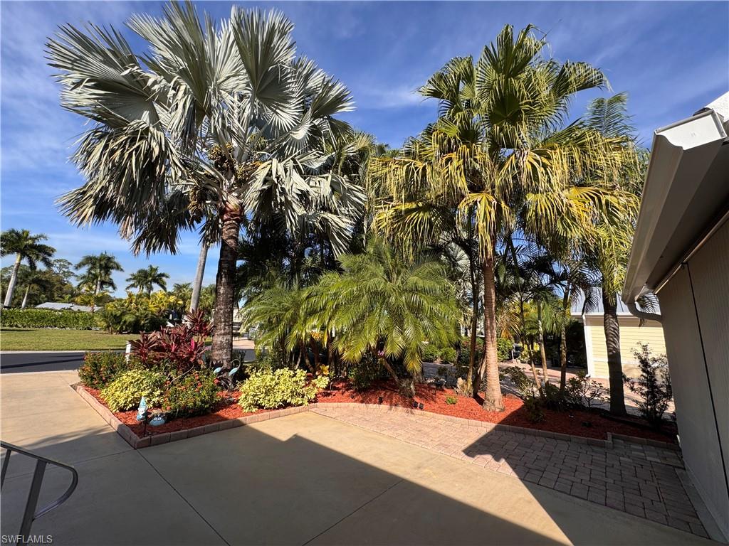 RIVERBEND MOTORCOACH RESORT - Land