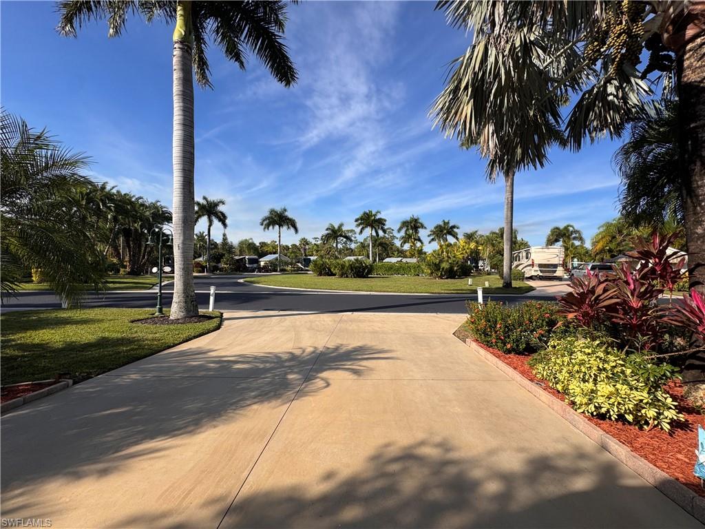 RIVERBEND MOTORCOACH RESORT - Land