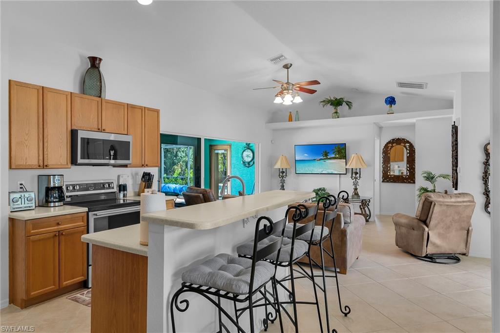 CAPE CORAL - Residential