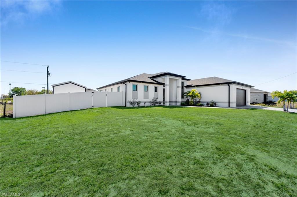 CAPE CORAL - Residential