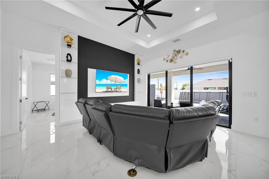 CAPE CORAL - Residential