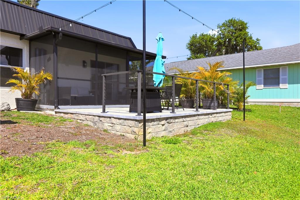 PARADISE SHORES - Residential