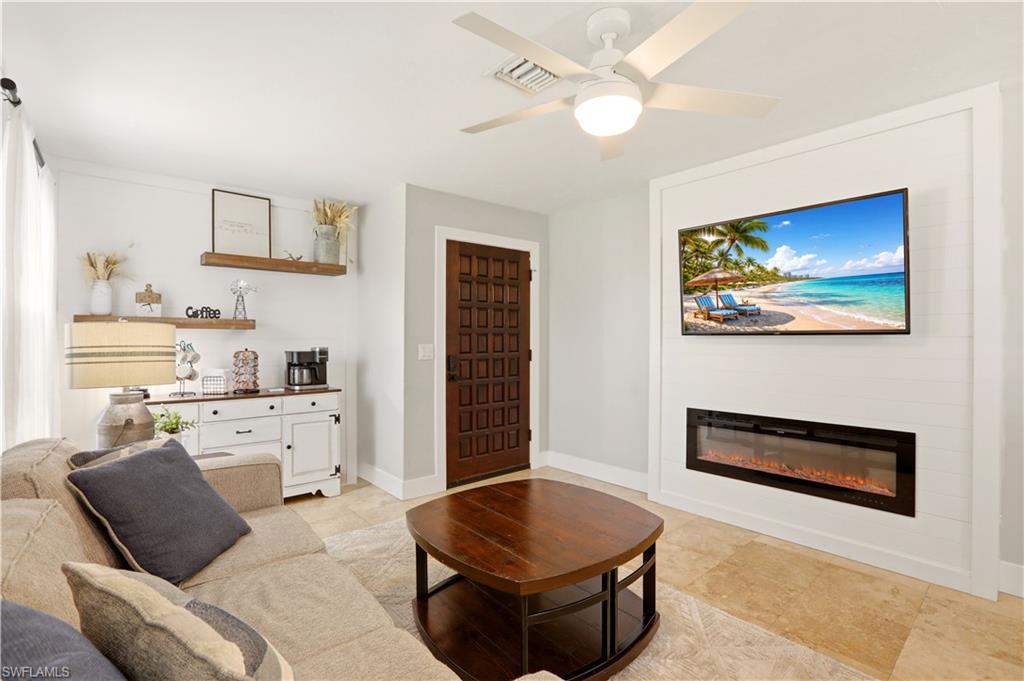 PARADISE SHORES - Residential