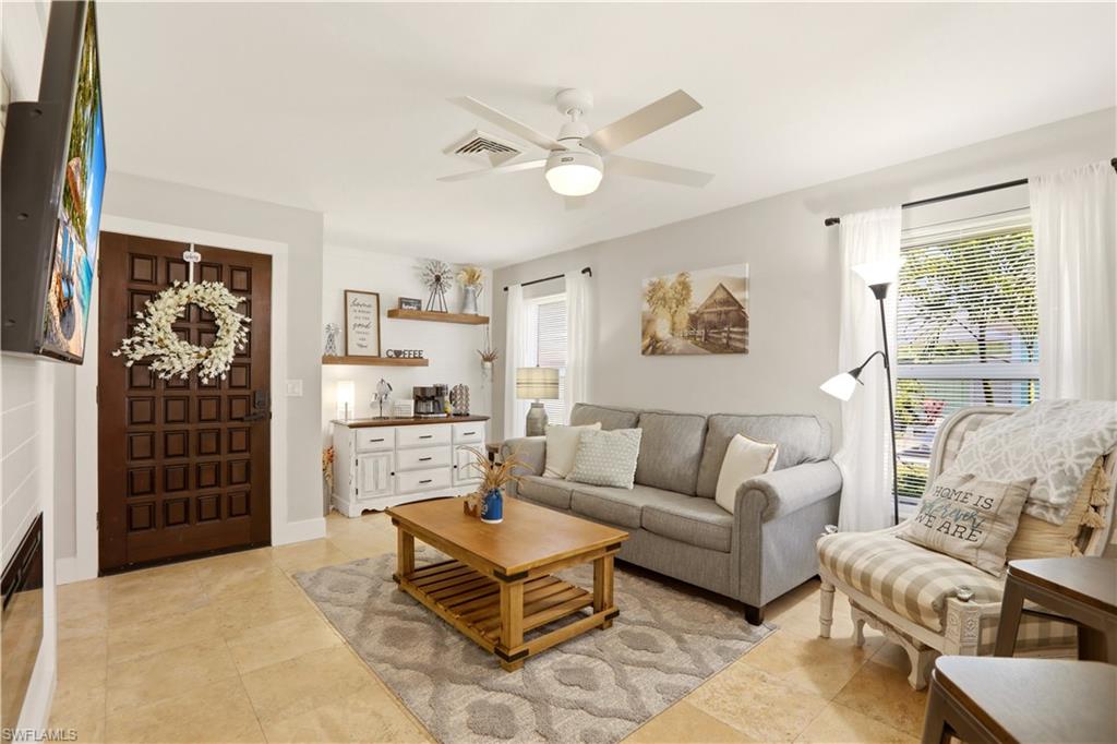 PARADISE SHORES - Residential