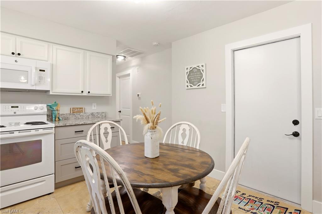 PARADISE SHORES - Residential