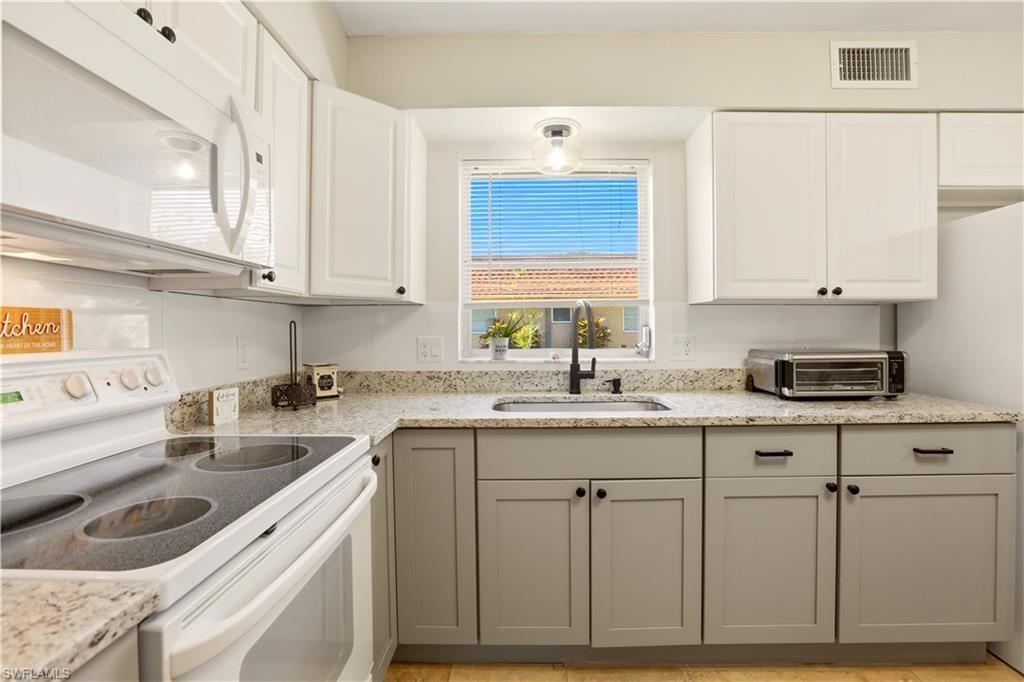 PARADISE SHORES - Residential