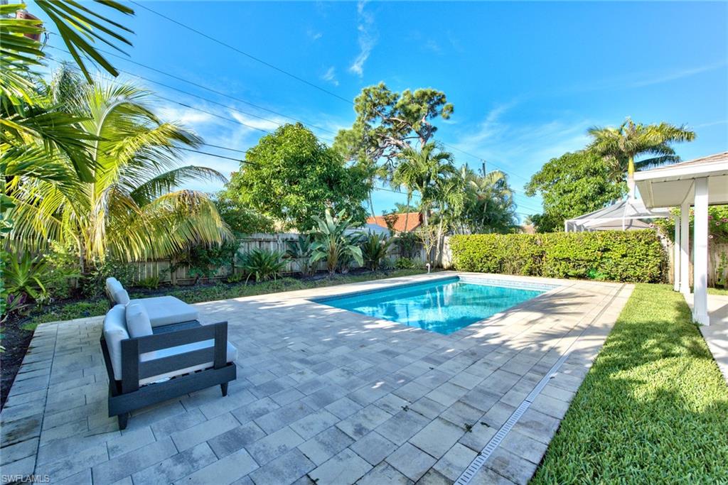 NAPLES PARK - Residential
