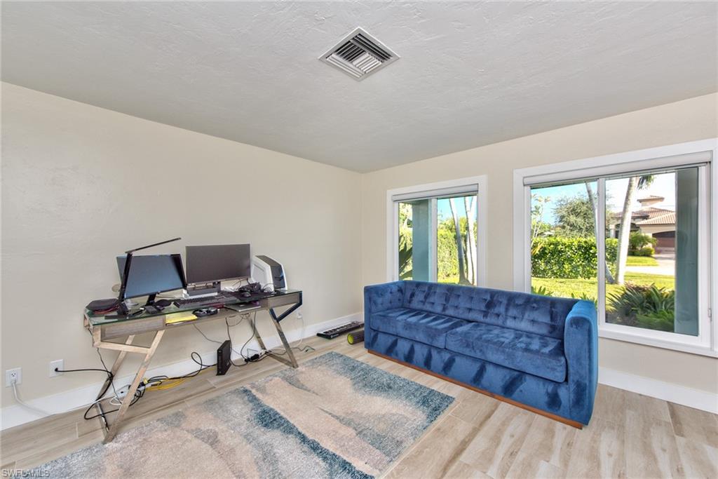 NAPLES PARK - Residential