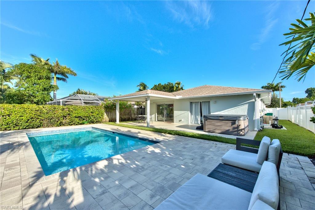 NAPLES PARK - Residential