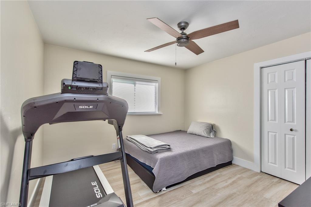 NAPLES PARK - Residential