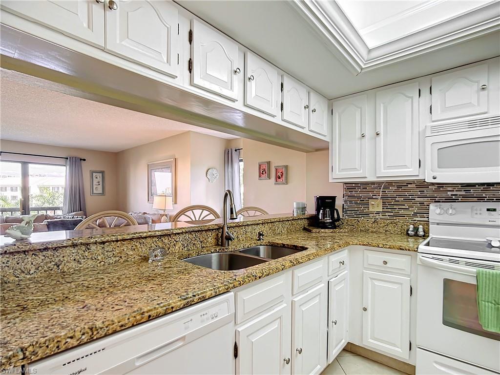 7307 Estero BLVD 3201