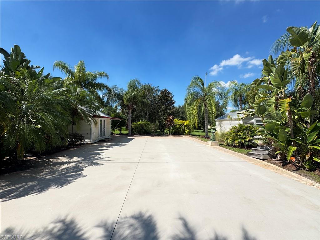 RIVERBEND MOTORCOACH RESORT - Land