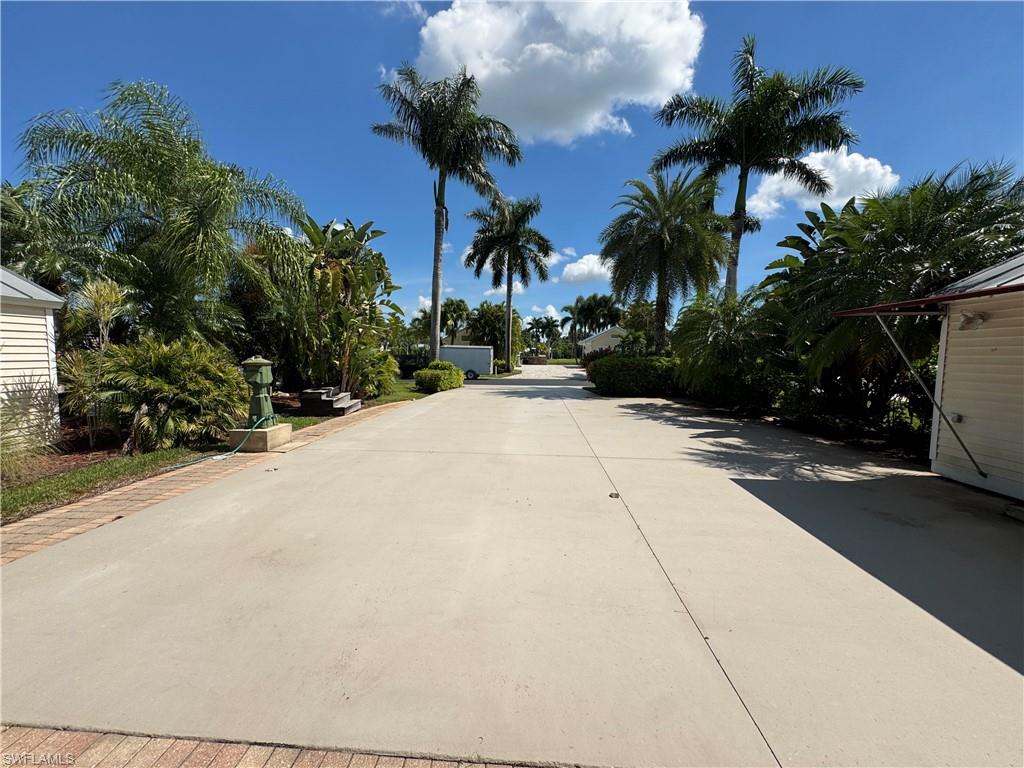 RIVERBEND MOTORCOACH RESORT - Land