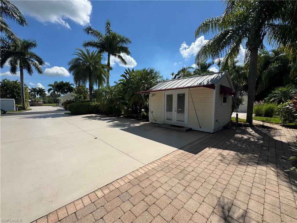 RIVERBEND MOTORCOACH RESORT - Land