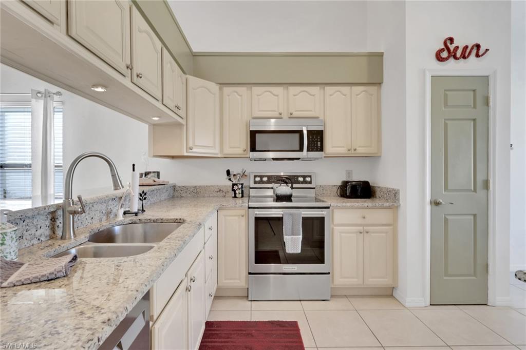 841 Kings WAY