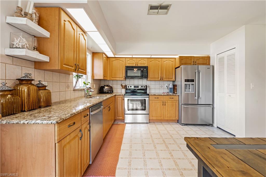 DEL VERA COUNTRY CLUB - Residential