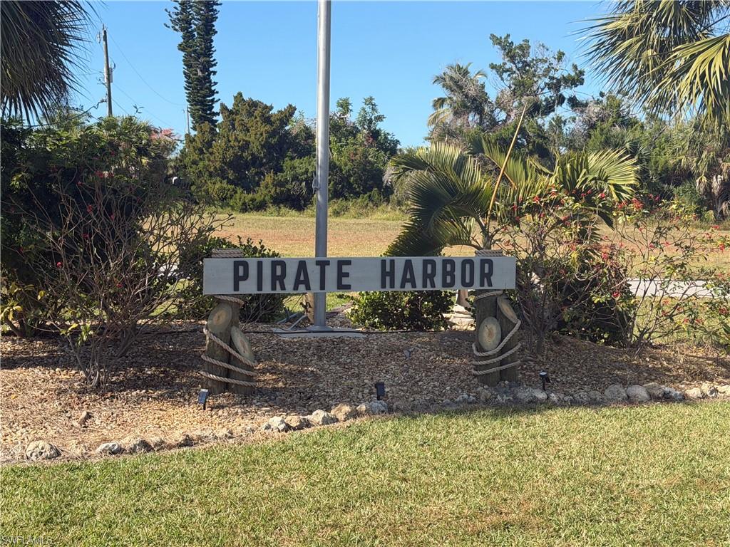 PIRATE HARBOR - Land