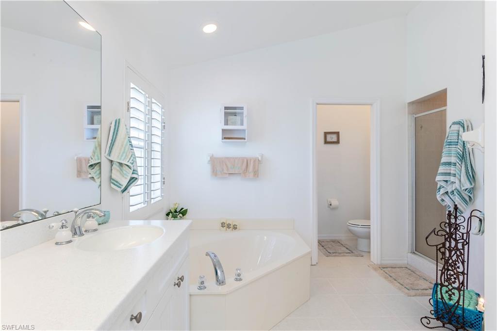 SHADY HOLLOW - Residential