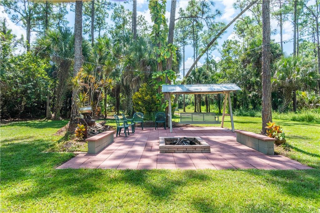 SHADY HOLLOW - Residential