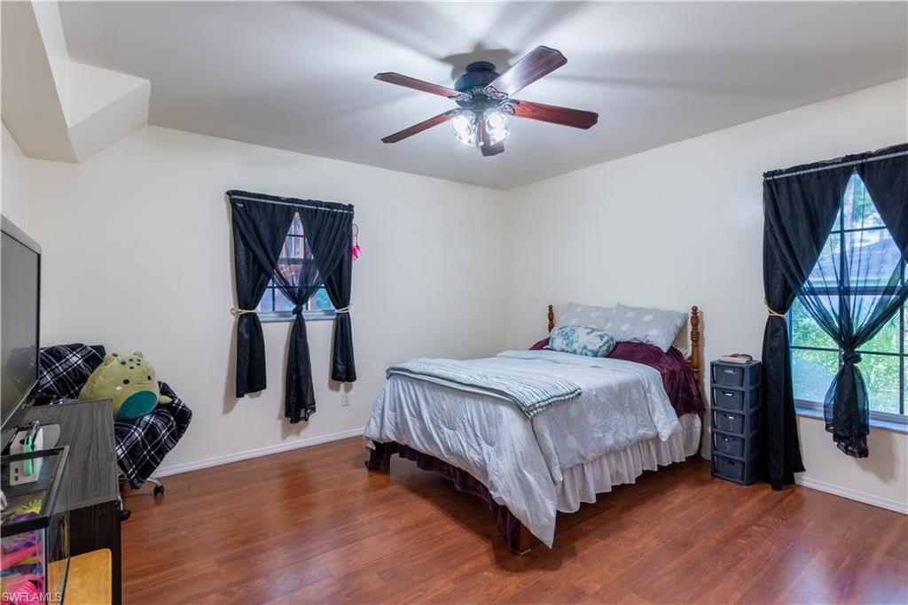 SHADY HOLLOW - Residential