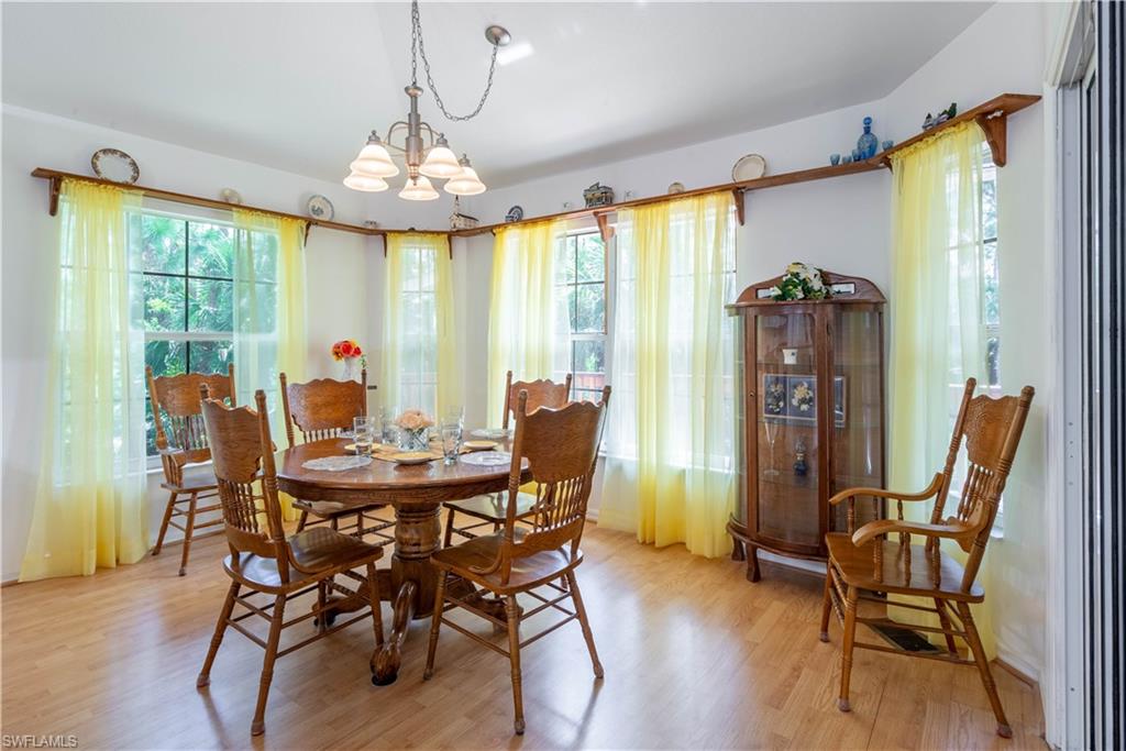 SHADY HOLLOW - Residential