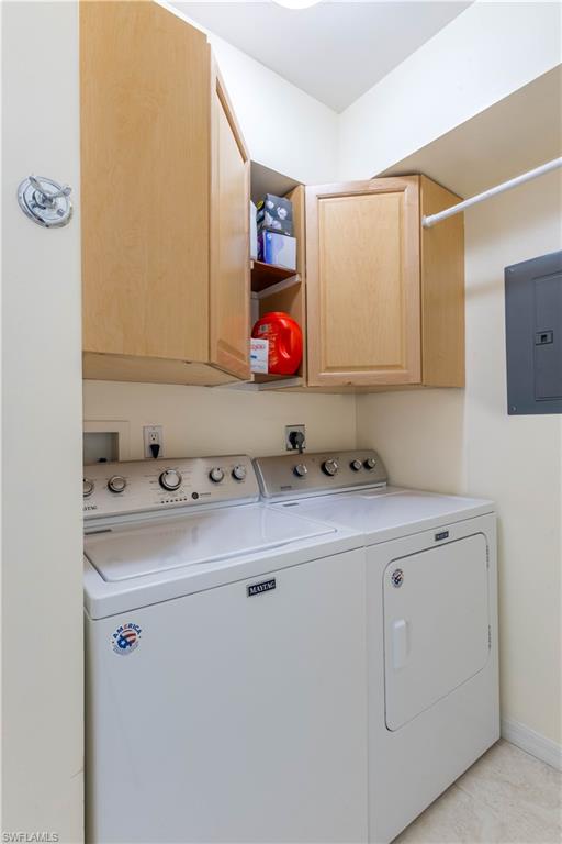 SHADY HOLLOW - Residential