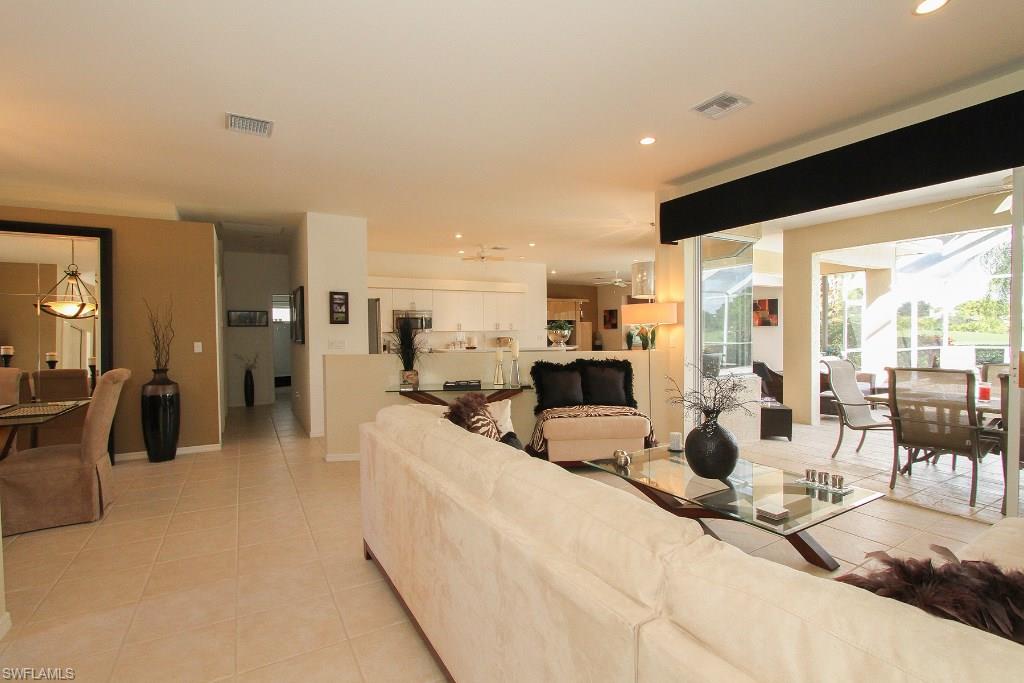 HIGHLAND WOODS - Residential Lease