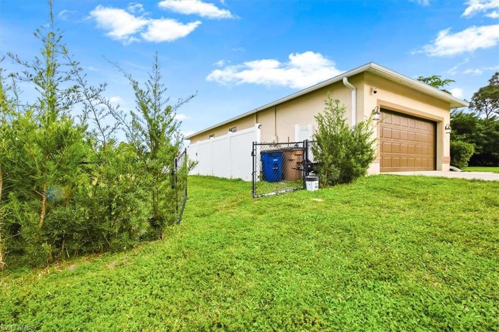 LEHIGH ACRES - Residential