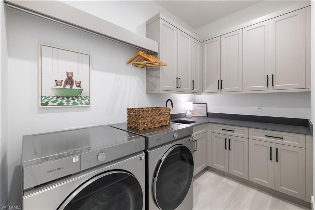 COLLIER WOODS - Residential