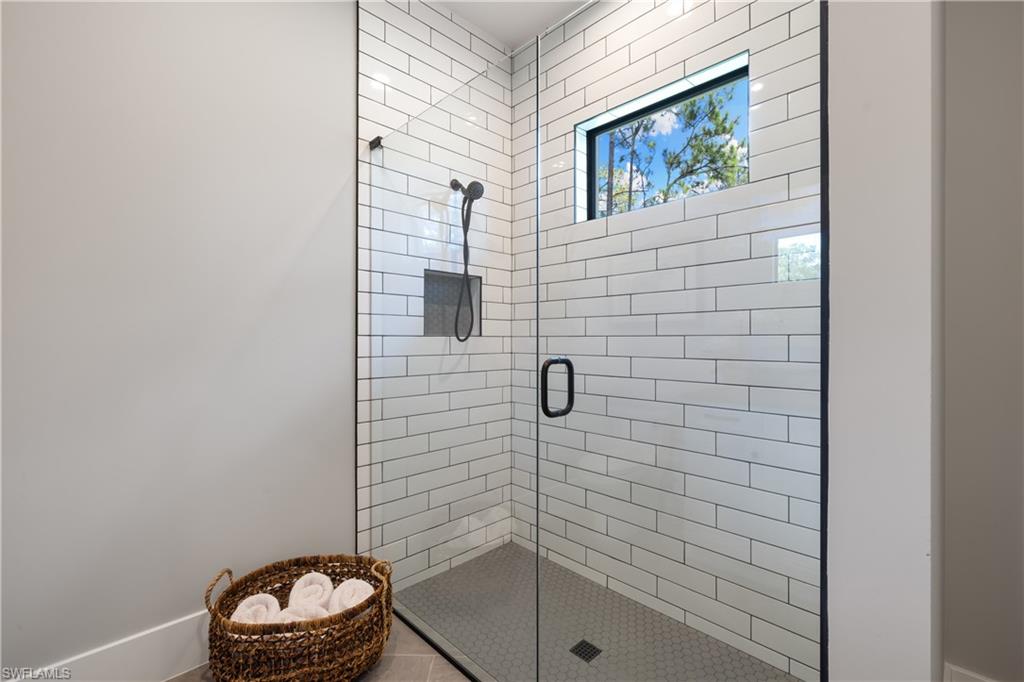 COLLIER WOODS - Residential