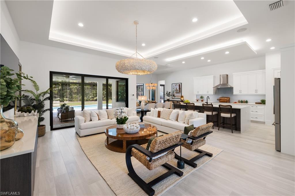 COLLIER WOODS - Residential