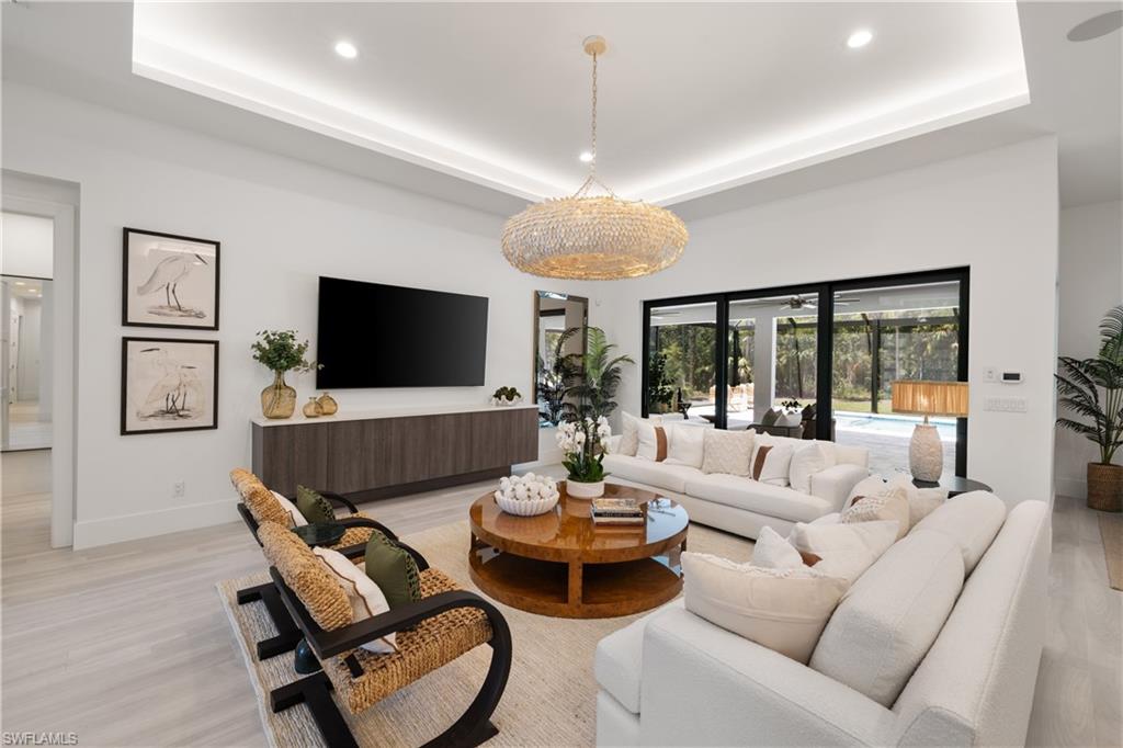 COLLIER WOODS - Residential