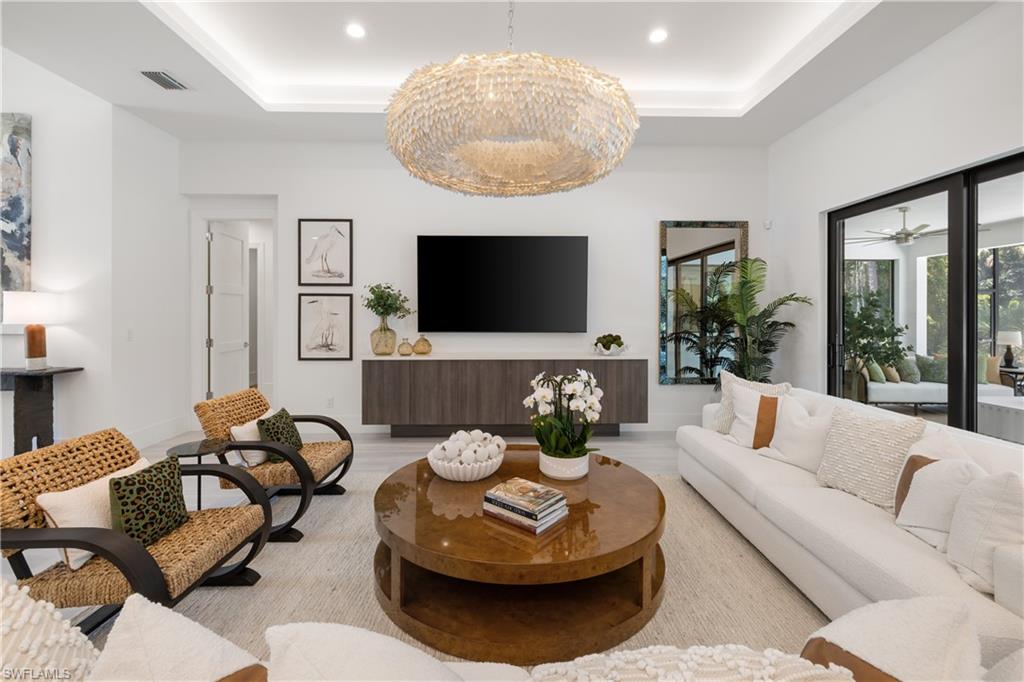 COLLIER WOODS - Residential