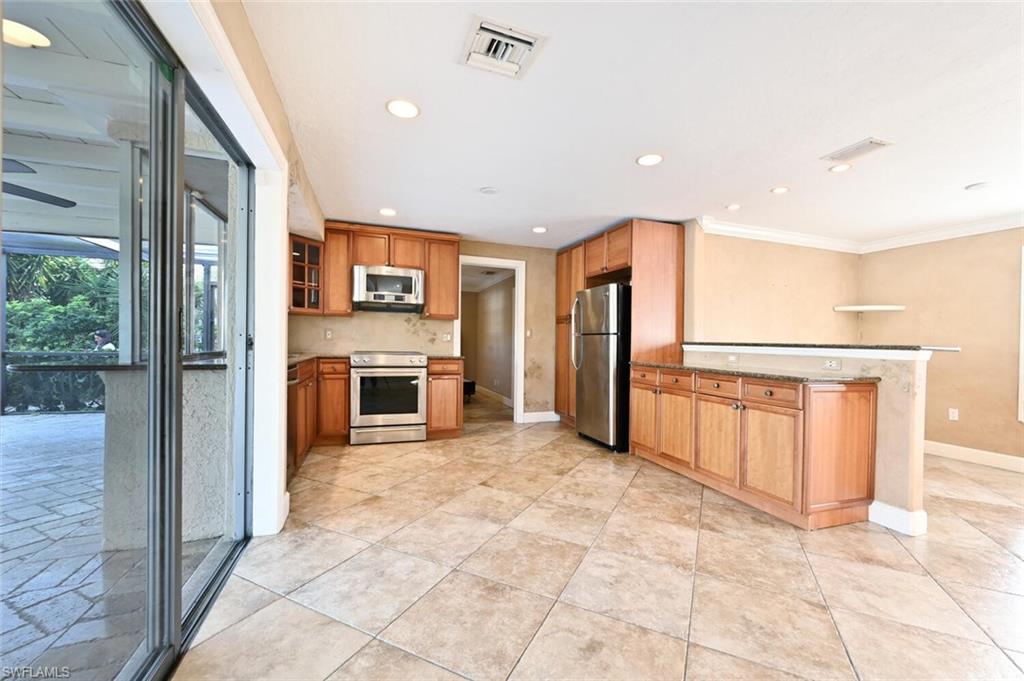 ROYAL HARBOR - Residential