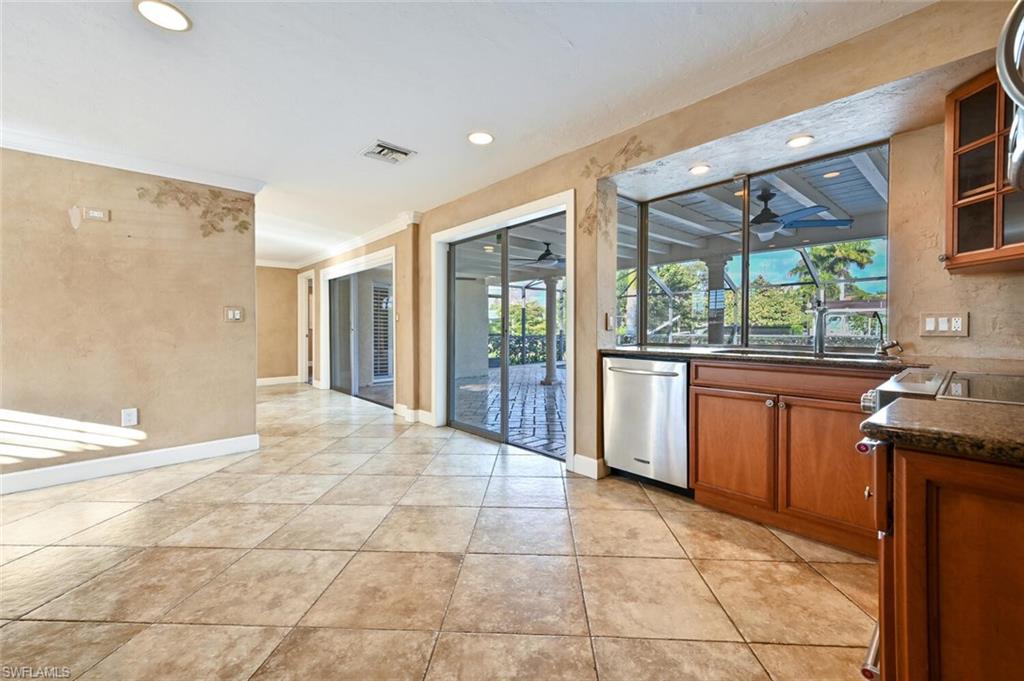 ROYAL HARBOR - Residential