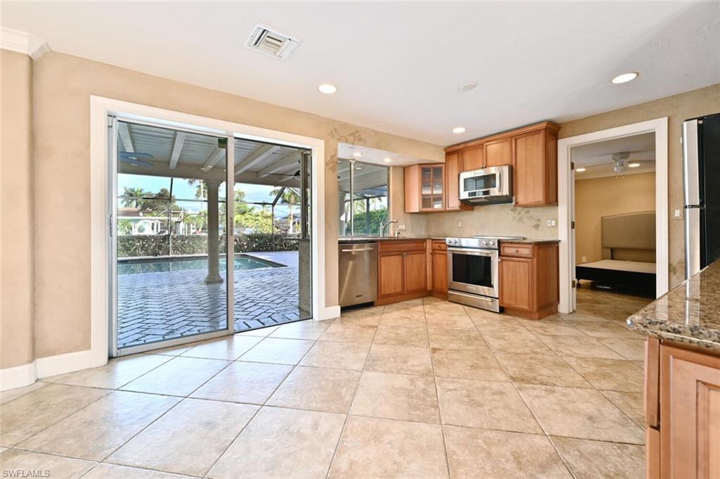 ROYAL HARBOR - Residential