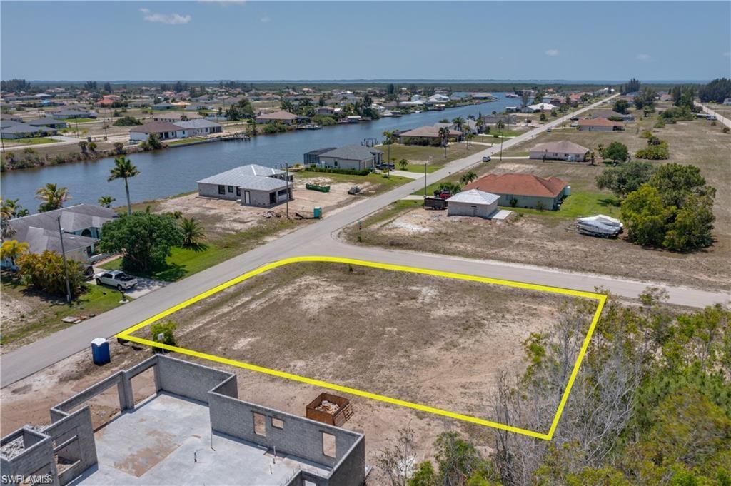 CAPE CORAL - Land
