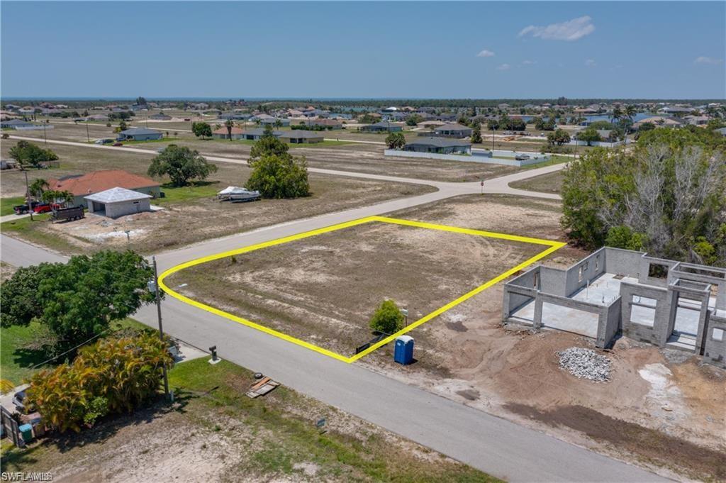 CAPE CORAL - Land