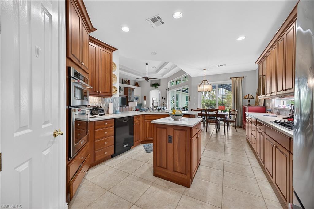 BELLE LAGO - Residential