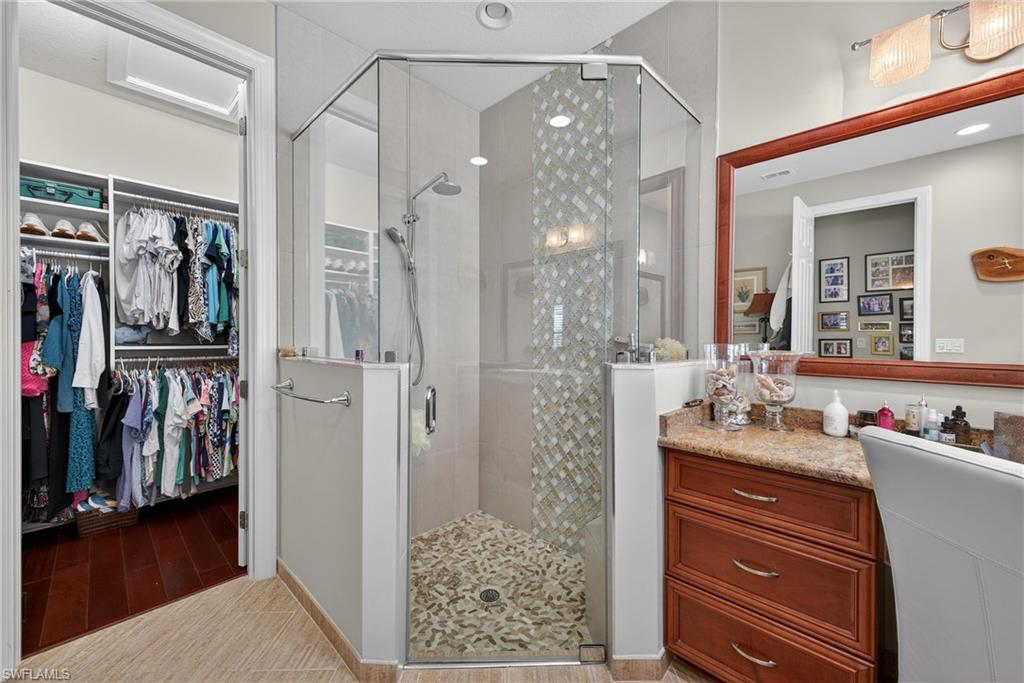 BELLE LAGO - Residential